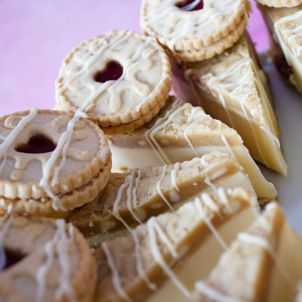 PRE-ORDER - Full Cookie Pie Slice with Jammie Dodger - 12 Slices - Image 3