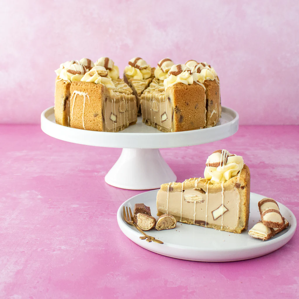 PRE-ORDER - Full Cookie Pie Slice with Kinder Bueno White - 12 Slices