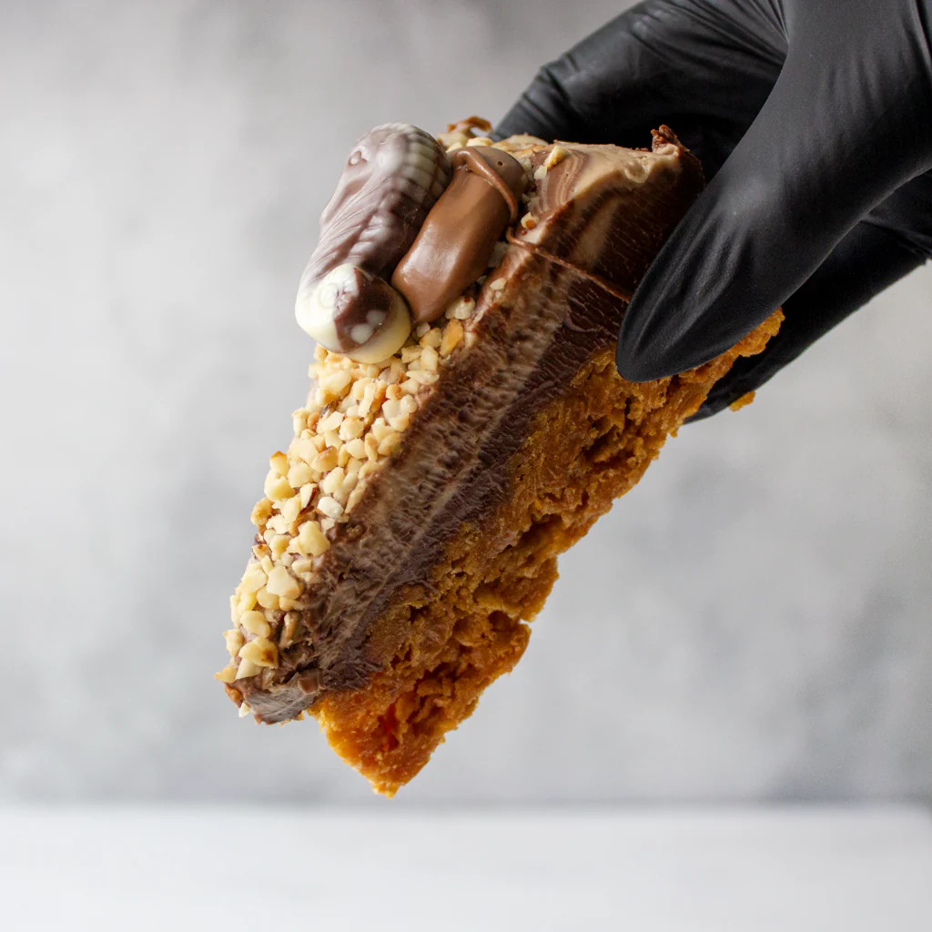 Cornflake Pie Slice with Guylian - Image 3