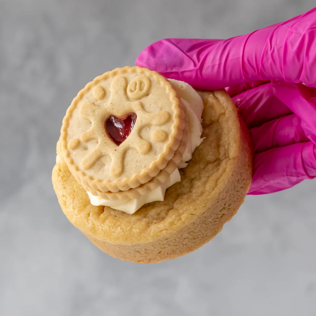 Stuffed Deluxe Cookie with Jammie Dodger - Image 11