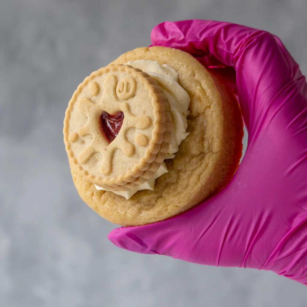 Stuffed Deluxe Cookie with Jammie Dodger - Image 12