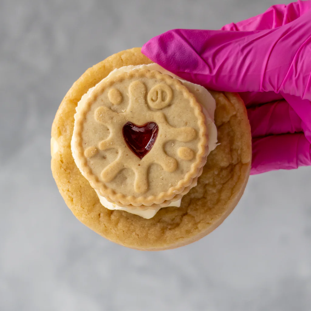 Stuffed Deluxe Cookie with Jammie Dodger - Image 3