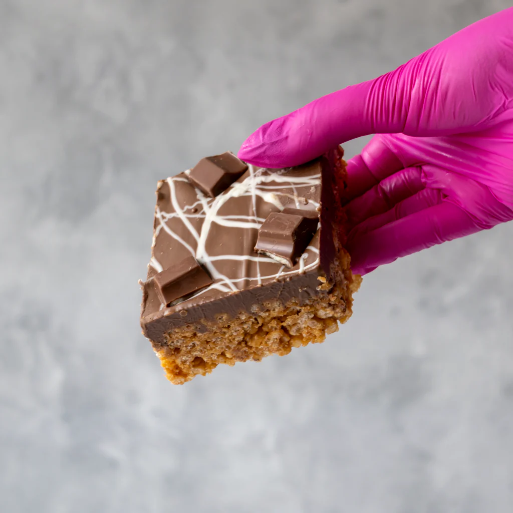 Crispie Slab with Kinder Bar - Image 10