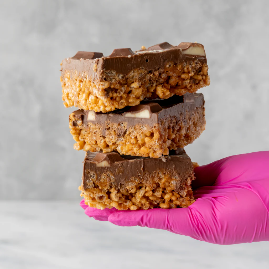 Crispie Slab with Kinder Bar - Image 3