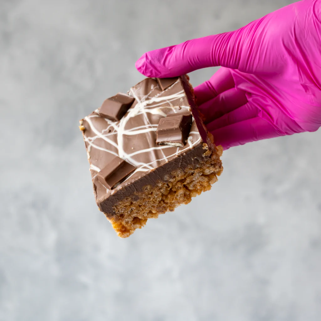 Crispie Slab with Kinder Bar - Image 8