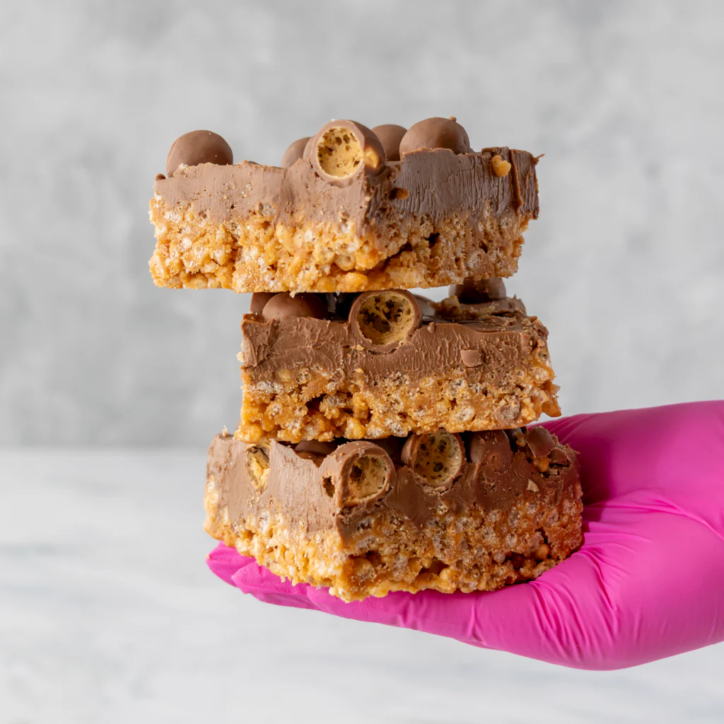 Crispie Slab with Malteser - Image 12